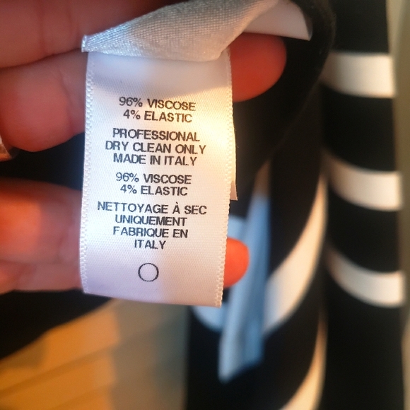 🌱 Rosetta Getty Off the Shoulder Crop Top Black White Stripe Sz 0/XS - Picture 9 of 9